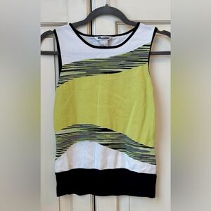 Nygard Collection knit tank with beautiful pattern. Size 6-8.